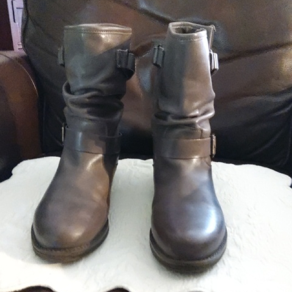 Eric Michael Brownish Gray Ankle Boots
